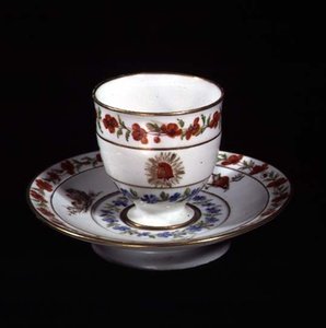 Kopp og tallerken med emblemer fra revolusjonen, Sevres-fabrikken (porselen)